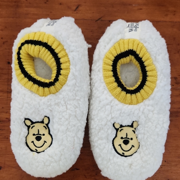 Disney White and Yellow Winnie the Pooh Slippers - Picture 1 of 5